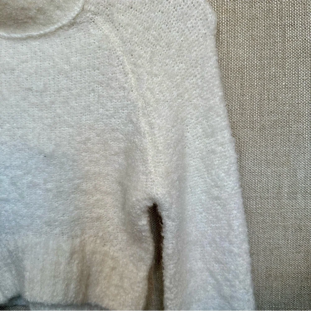 🤍UO Avril Cropped Mock Neck Jumper🤍 - Picture 11 of 11